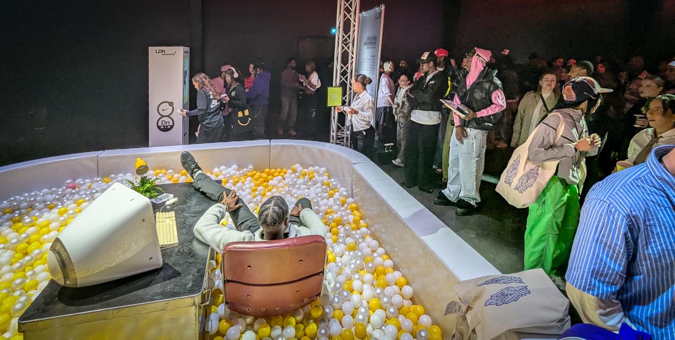 Nike-powered by 8 - PYS